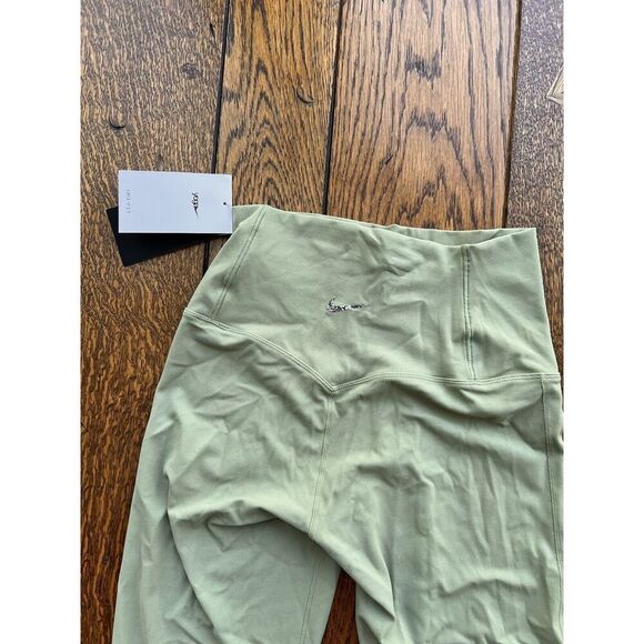 Nike Women's Light Green Leggings - Picture 8 of 8